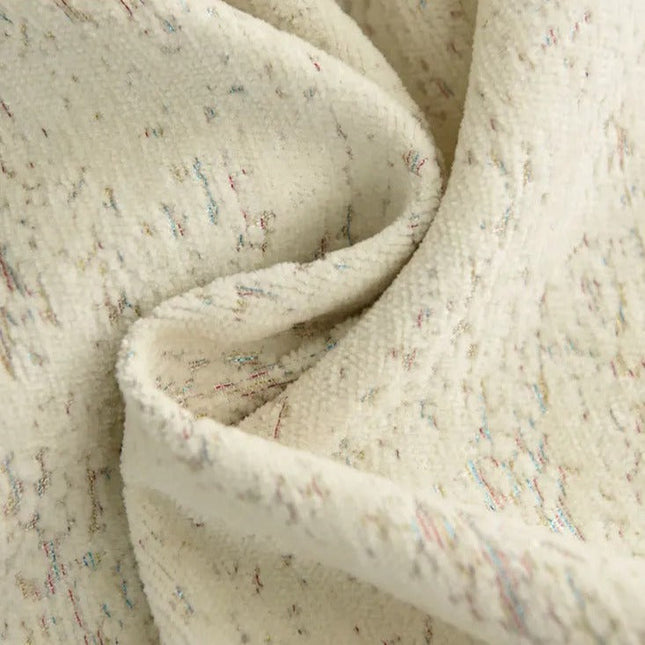 Luonnonvalkoinen verho hienovaraisella tekstuurilla