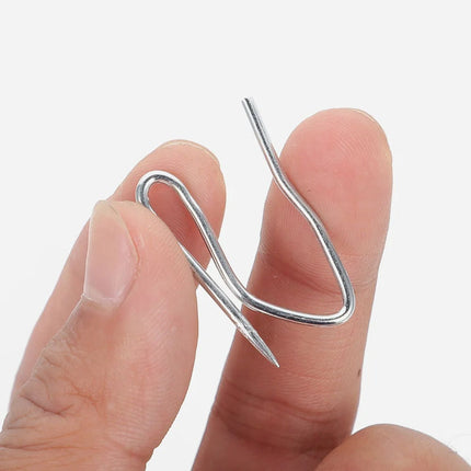 Teräväkärkinen verhokoukku rypytysnauhalle