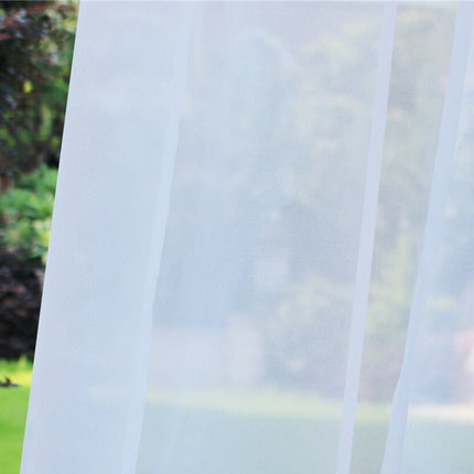 Läpikuultava ulkoverho terassille purjerenkailla