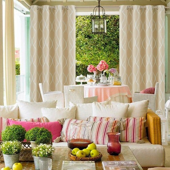 Harmaa kuviollinen ulkoverho parvekkeelle