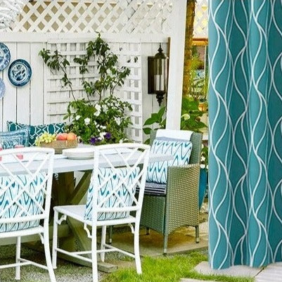 Harmaa kuviollinen ulkoverho parvekkeelle