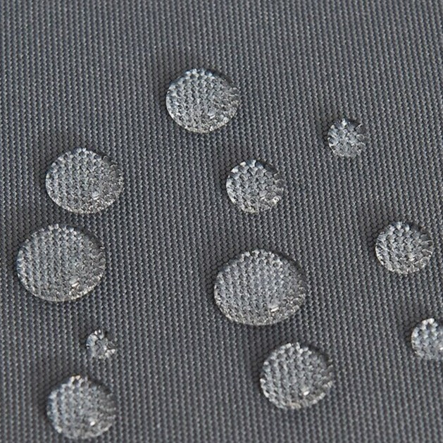 Oranssi vedenkestävä verho huvimajaan