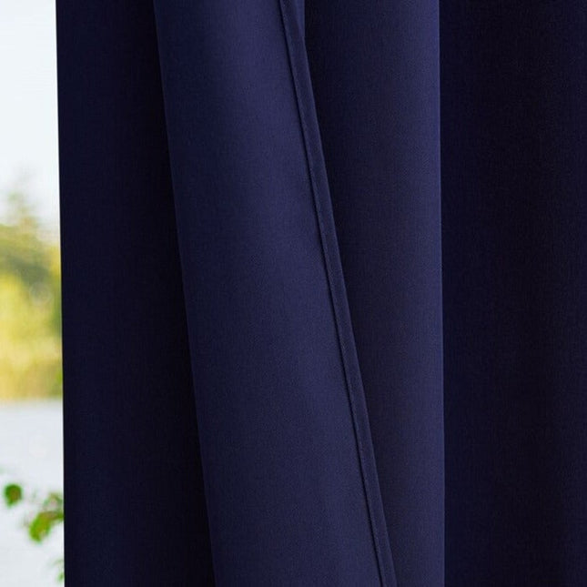 Oranssi vedenkestävä verho huvimajaan