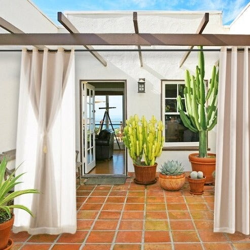 Vedenpitävä ulkoverho parvekkeelle ja puutarhaan