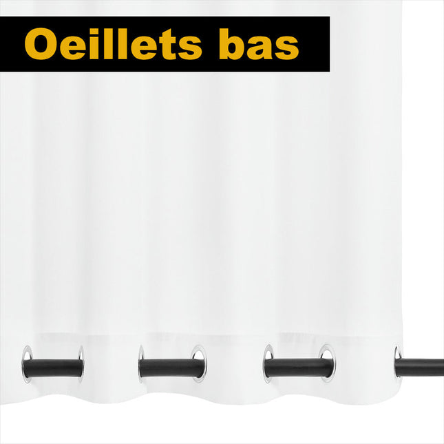 Oranssi vedenkestävä verho huvimajaan