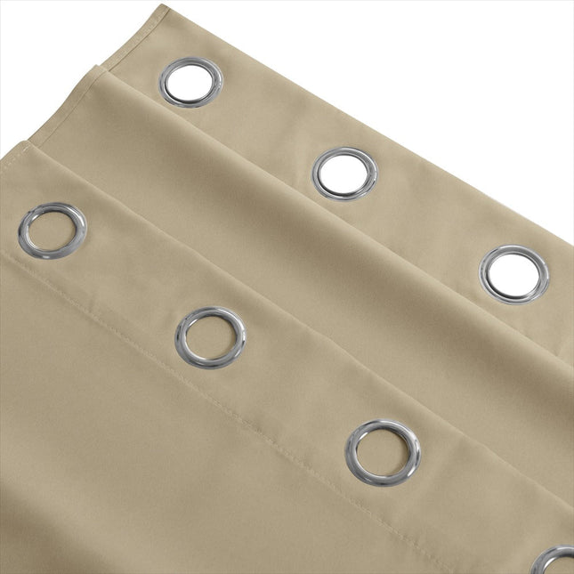 Oranssi vedenkestävä verho huvimajaan