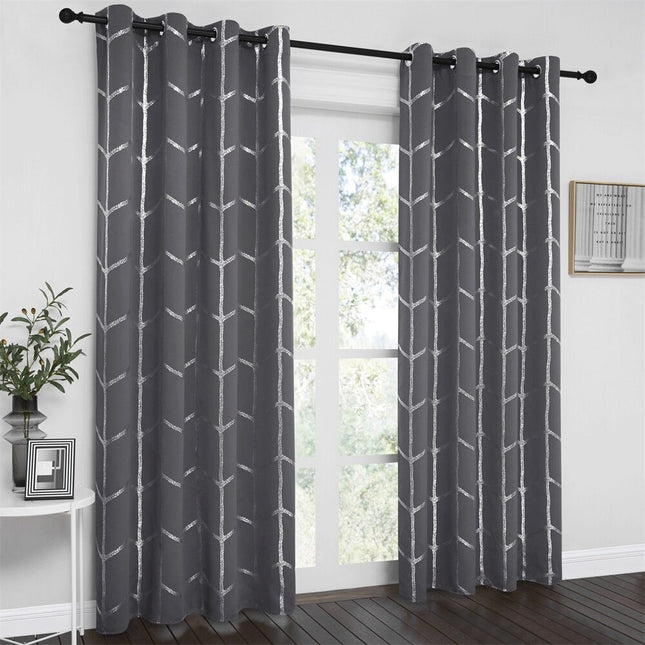 Pimennysverho hopeisella geometrisella kuviolla