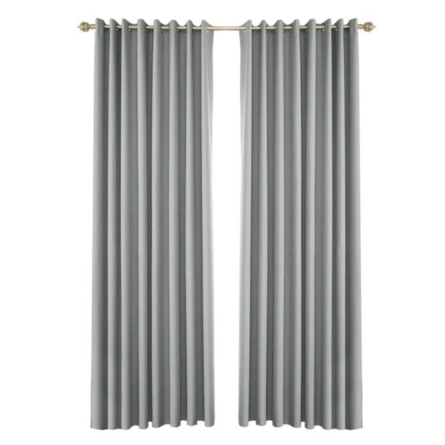 Yksityisyyttä suojaava ulkoverho huvimajaan