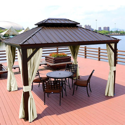 Beige säänkestävä ulkoverho pergolaan