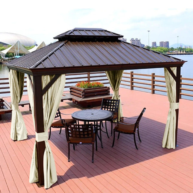 Beige säänkestävä ulkoverho pergolaan