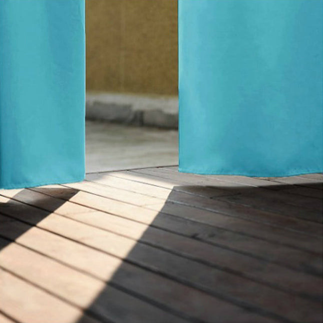 Yksivärinen ulkoverho lenkeillä parvekkeelle