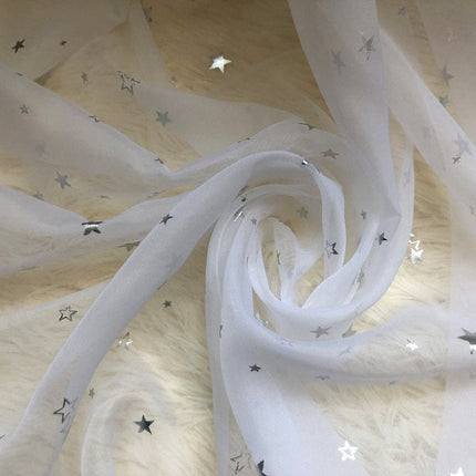Valoverho hopeisilla tähdillä lastenhuoneeseen