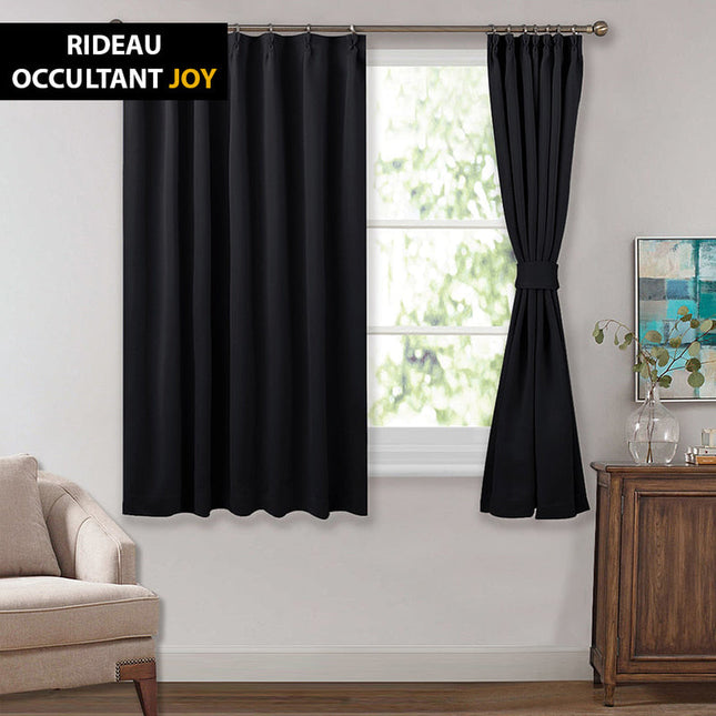 Musta pimennysverho rypytysnauhalla