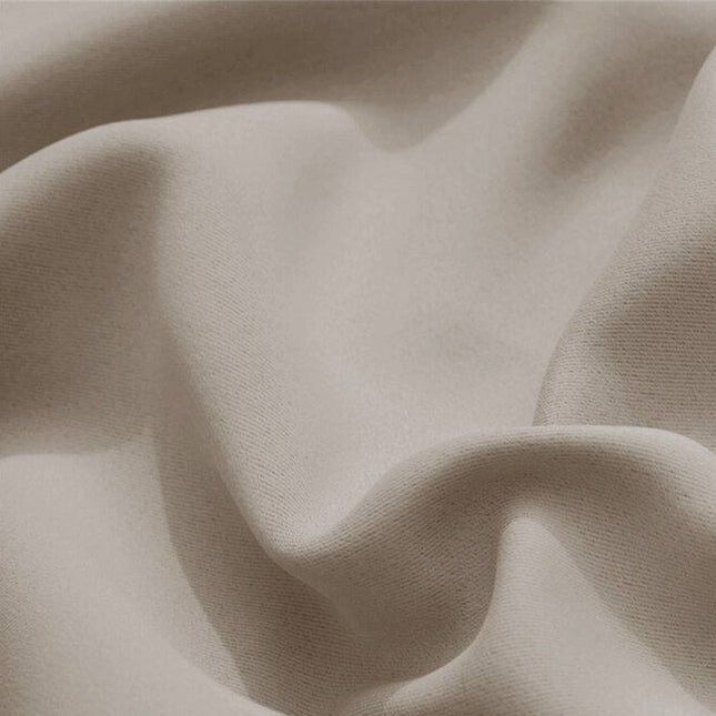 Säänkestävä ulkoverho pergolaan ja puutarhaan