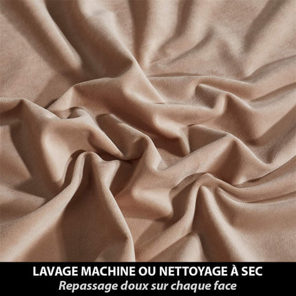 Lohenpunainen samettinen lämpöverho