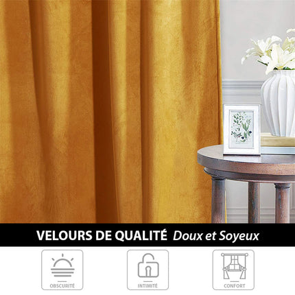 Kultainen ylellinen samettinen lämpöverho