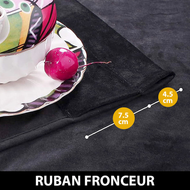 Musta ylellinen lämpöä eristävä verho