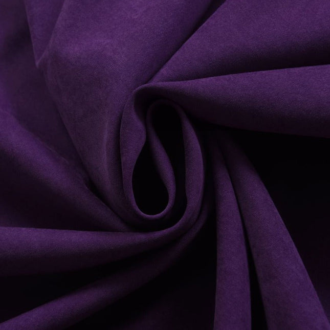 Syvä violetti pimennysverho purjerenkailla