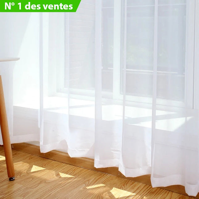 Valkoinen läpikuultava valoverho